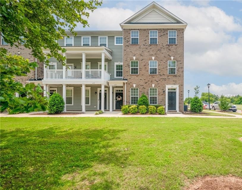 623 Freeman Dr
